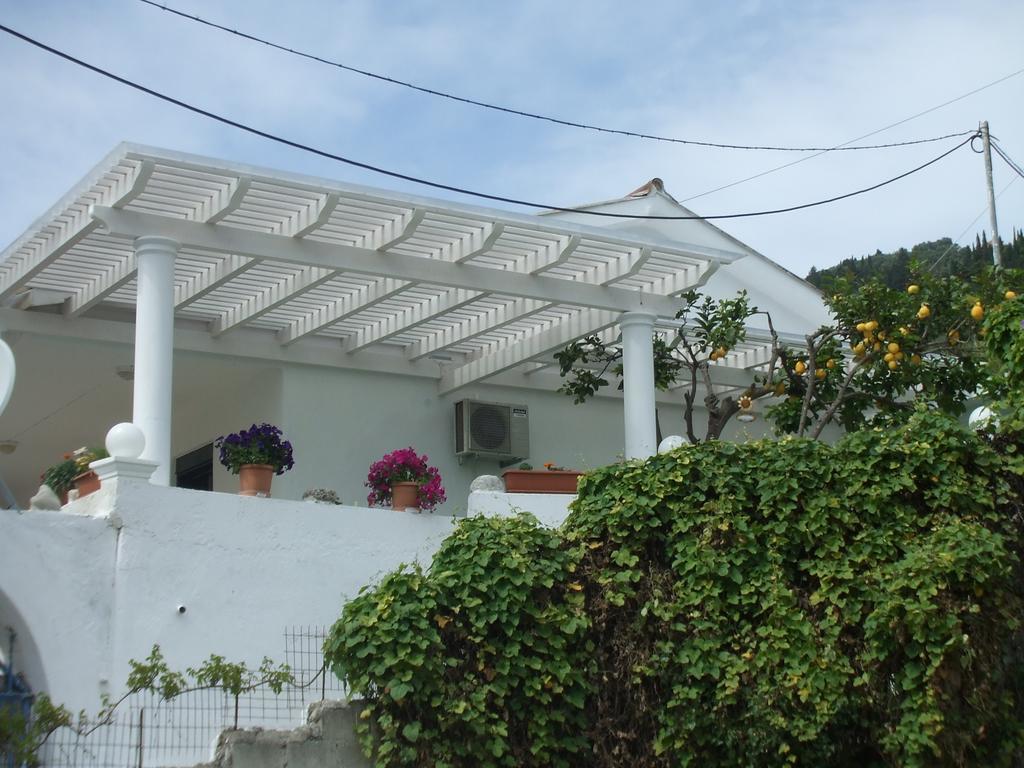 Agathi Beach House Ájos Górdios Eksteriør bilde