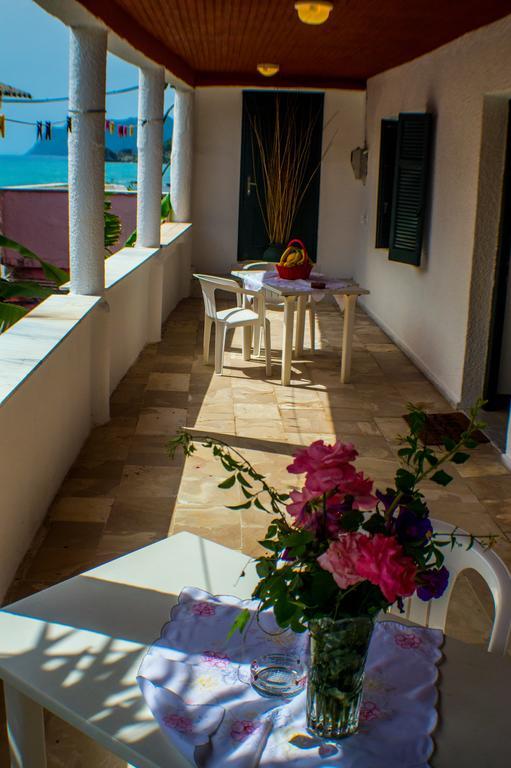 Agathi Beach House Ájos Górdios Eksteriør bilde